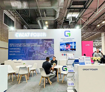 首次亮相The Vaper Expo UK，，，，，鹏辉消耗电池引领电子烟崭新手艺潮流